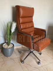 كرسي هيدروليك جلد مستورد ضد الخدش علي شاسيه معدن بتصميم متميز وأنيق لتواصل:01151434739