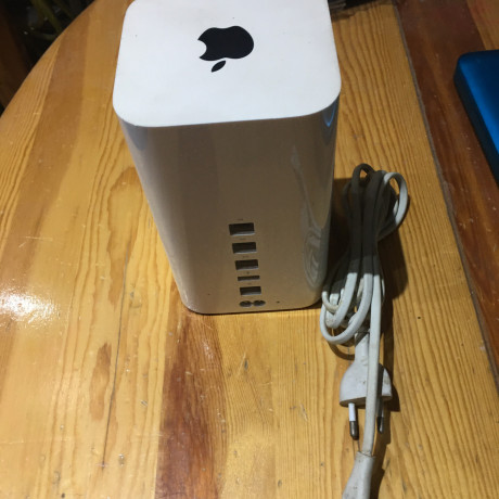 apple-a1521-airport-extreme-base-station-big-0