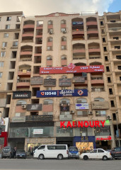 محل تجارى للايجار 305 م شارع كارفور الرئيسي واجهه امماية زهراء المعادى مرخص تجارى