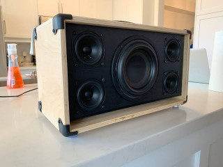 Sounds speakers