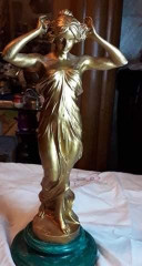 تمثال ايطالي لسيده رومانيه - انتيك ممضي من بودرة الرخام بطلاء ذهبي