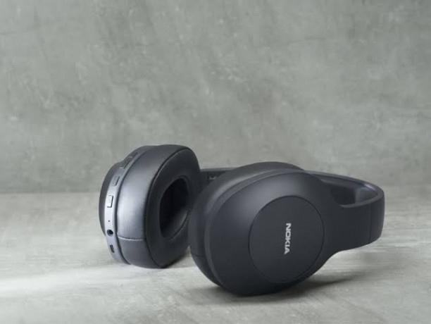 nokia-wireless-headphone-big-2