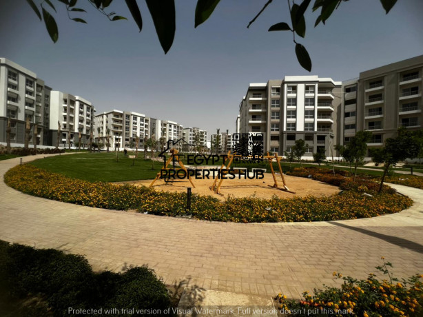 in-side-compound-rent-modern-two-bedroom-apartment-new-cairo-hyde-park-big-4