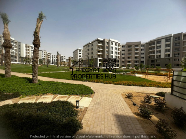 in-side-compound-rent-modern-two-bedroom-apartment-new-cairo-hyde-park-big-2